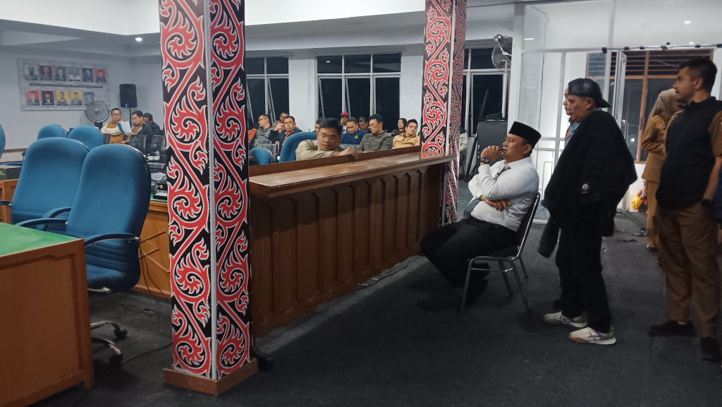 Panas! Wabup Dairi Labrak Sidang Paripurna Ranperda APBD TA 2026