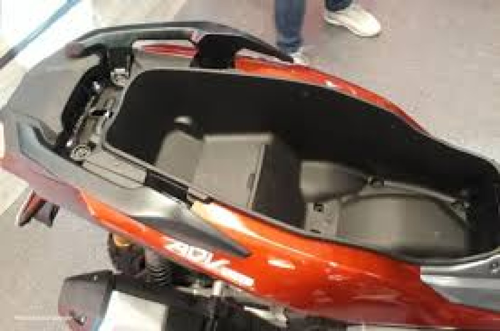 Parfum Meledak di Jok, Motor Honda Beat Terbakar di Lombok Barat