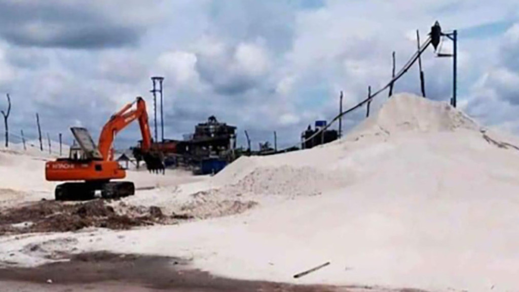 Pemerintah Ambil Alih Izin Tambang Pasir Kuarsa, Bahlil: Tata Kelola Harus Dibenahi