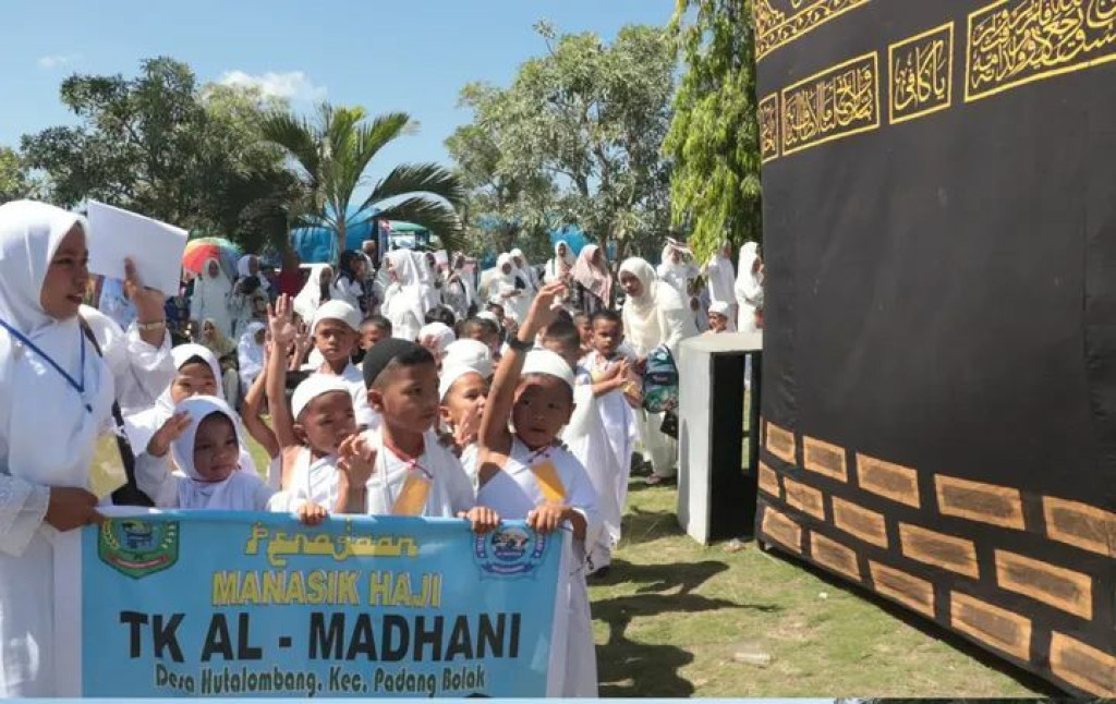 Pemkab Paluta Gelar Peragaan Manasik Haji Tingkat TK dan Paud