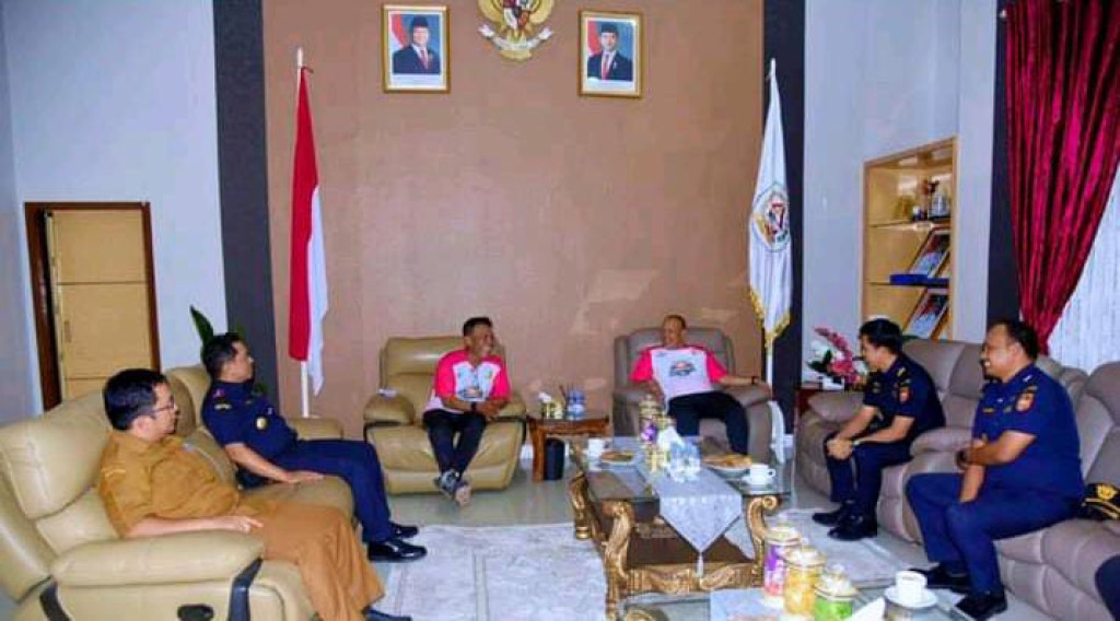 Pemkab Tapteng Siap Bersinergi dengan Bea Cukai Sibolga Berantas Rokok Ilegal