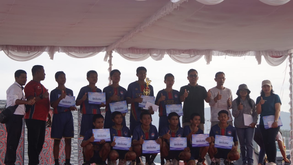 Pemkab Toba Peringati Haornas Ke- 42 dengan Perlombaan Olahraga dan Senam