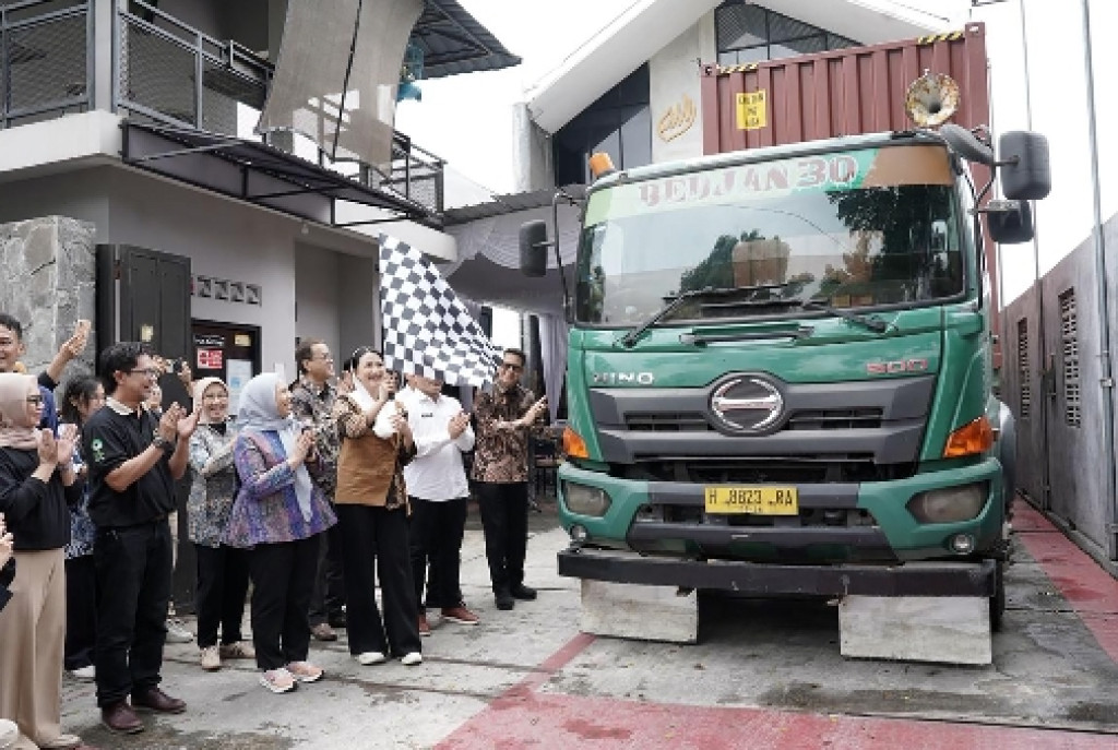 Penuhi Permintaan Global, Kemendag Kembali Lepas Ekspor Tiga Kontainer Produk Dekorasi Rumah