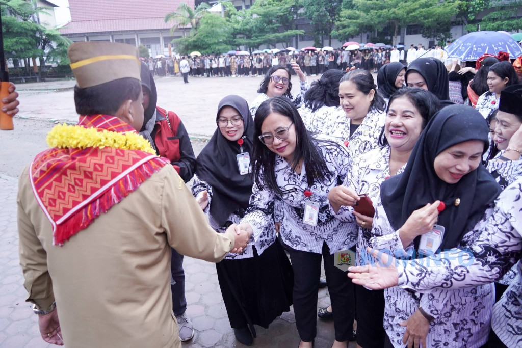 Peringati Hari Guru Nasional 2025, Bupati Karo Tegaskan Tidak Ada "Indonesia Kuat Tanpa Guru Hebat"