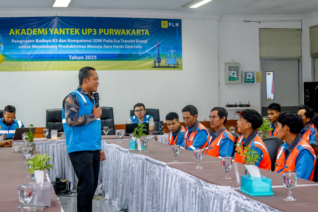 Perkuat Budaya K3 dan Kompetensi SDM Lewat Inspeksi Jaringan dan Kesiapan Petugas, PLN UP3 Purwakarta Gelar Akademi Yantek