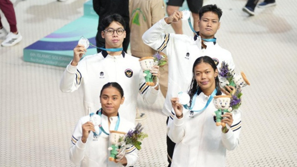 Pertarungan Sengit di Kolam Renang ISG 2025, Indonesia Amankan Medali Perak di Nomor Mix 4x100 Meter