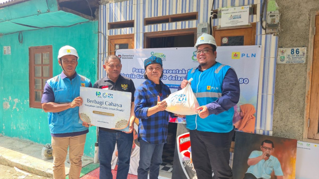 PLN Bekasi Wujudkan Mimpi Warga Kurang Mampu Dapatkan Listrik Gratis Lewat Program LUTD