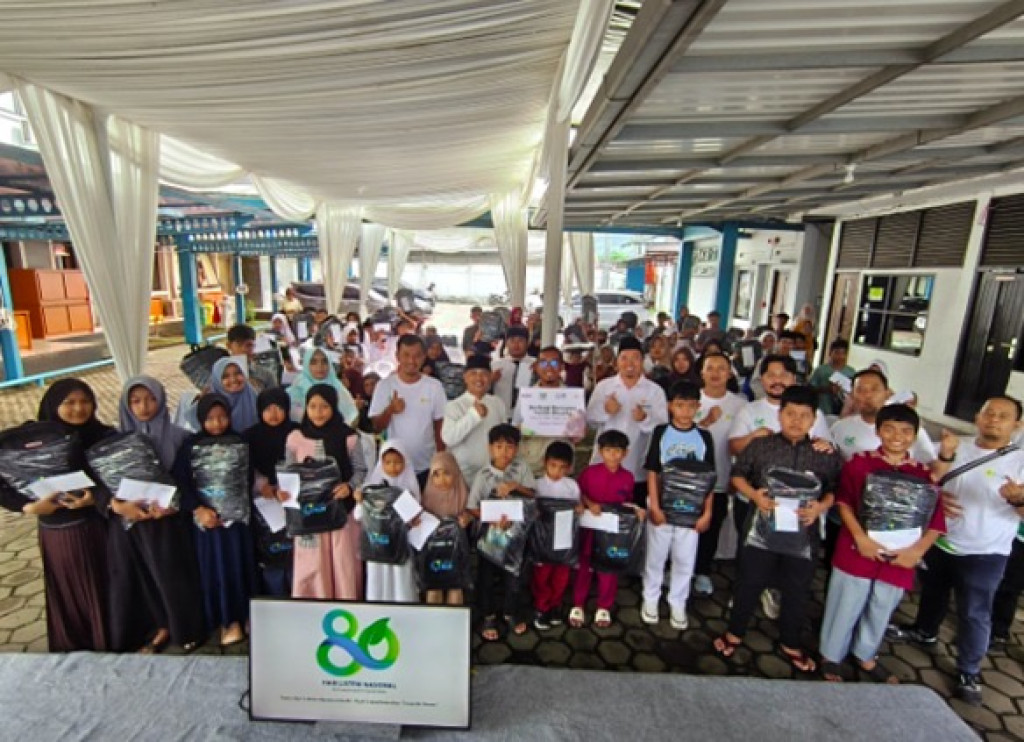 PLN Berbagi Energi Kebahagiian Bagi Anak Yatim dan Dhuafa di Sumedang