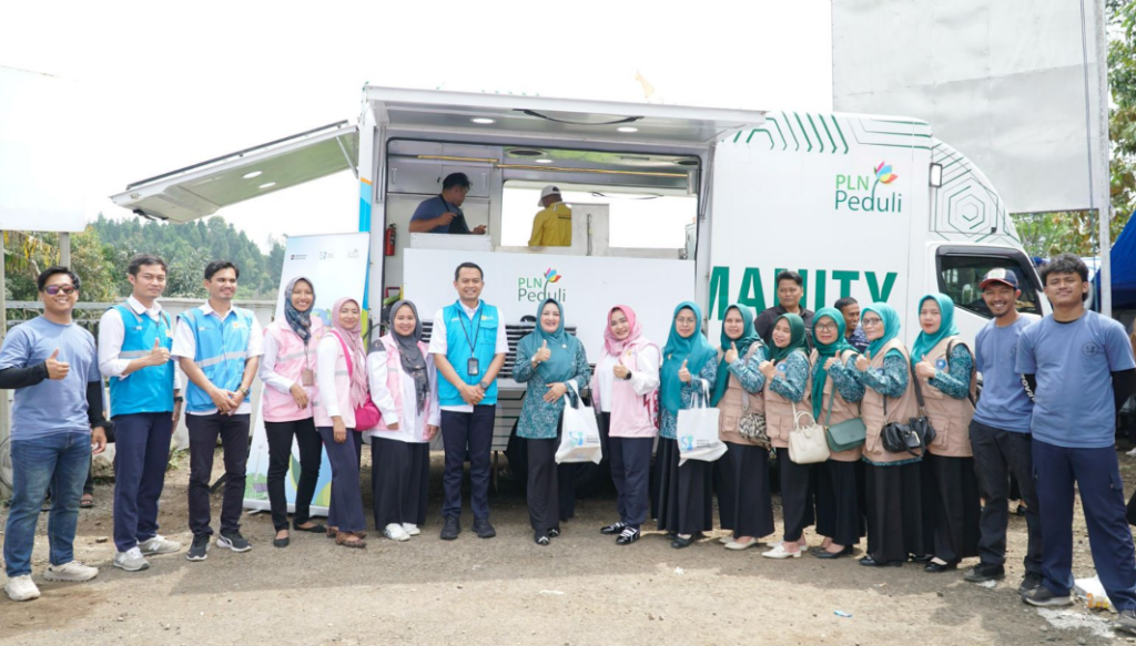 PLN Peduli Hadirkan Humanity Truck 2025 dengan Makanan Bergizi untuk Cegah Stunting di Desa Cidadap