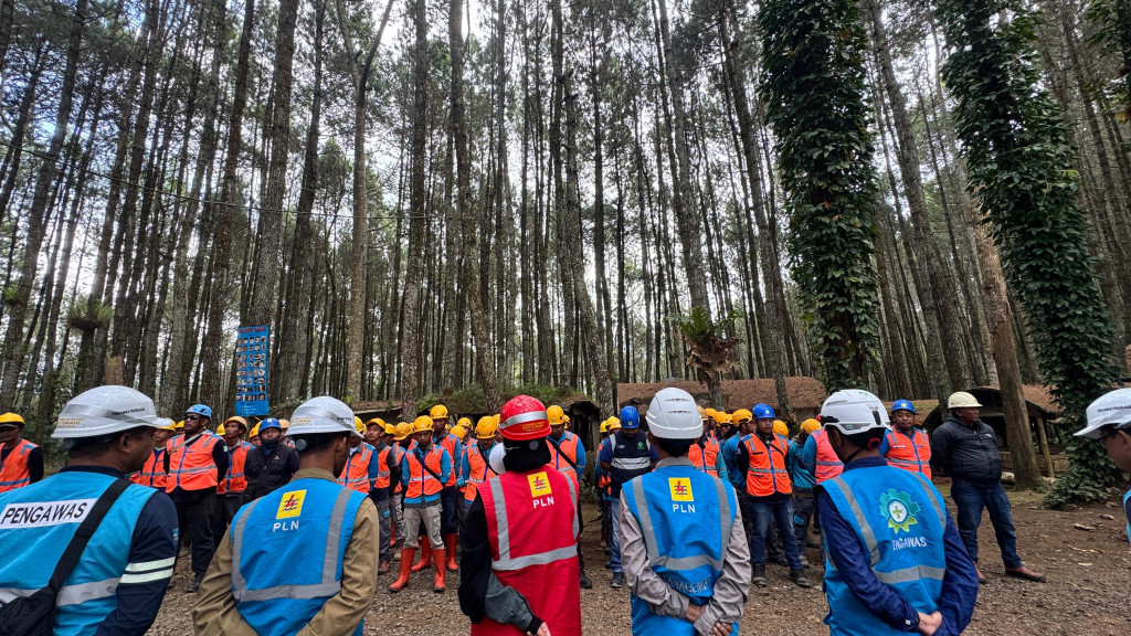 PLN UP3 Cimahi Tingkatkan Keandalan Listrik Masyarakat di Cimahi Selatan