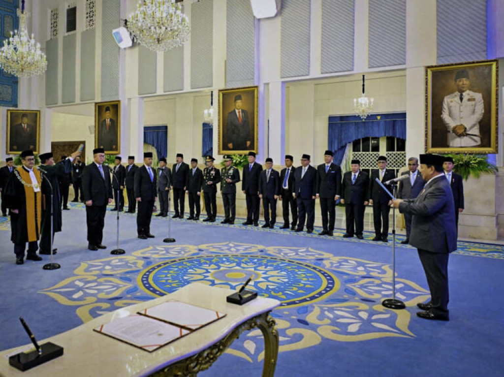 Prabowo Lantik Arif Satria dan Amarulla Octavian sebagai Kepala dan Wakil Kepala BRIN