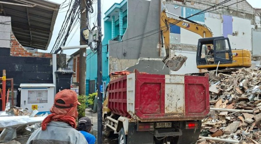Rumah Ahmad Sahroni Kini Rata dengan Tanah, Dulu Dijarah