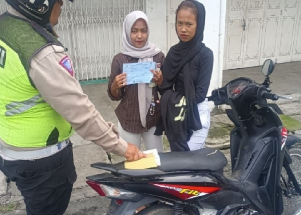 Satlantas Polres Labuhanbatu Lakukan Penegakan Disiplin Lalu Lintas dengan Teguran Tertulis