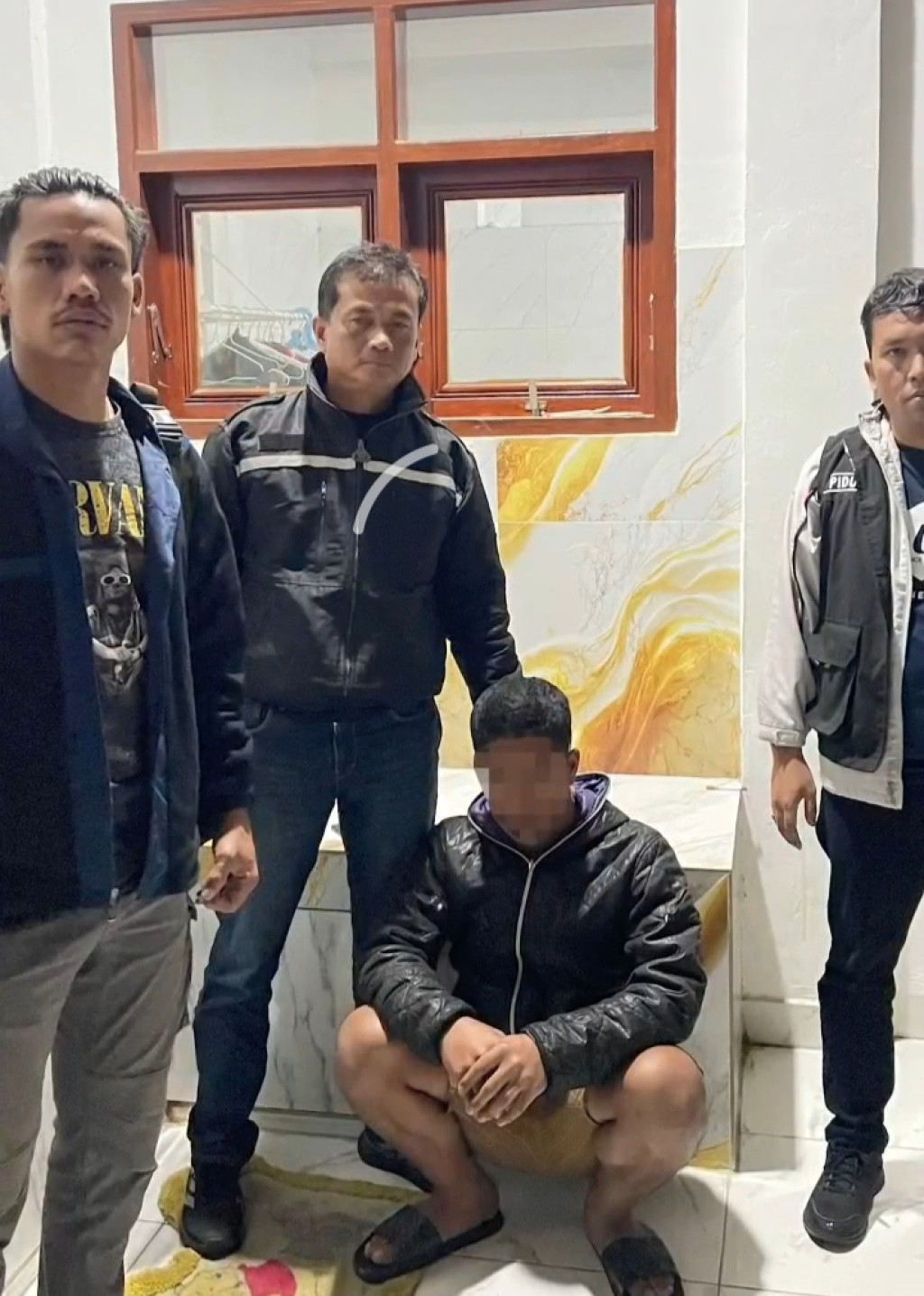 Satu Dari Lima DPO Kasus Pembunuhan Ditangkap Polisi Disalah Satu Rumah di Kelurahan Lau Cimba, 4 Orang Masih Buron