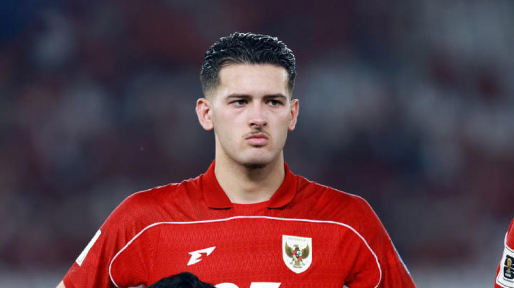 Setelah Dua Bulan Tenang, Justin Hubner Kembali Tampil Garang dan Koleksi Kartu