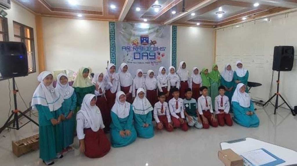 SMP Ar Rafi' BHS Gelar “Ar Rafi' BHS Day 2025” Angkat Tema Shine Your Talents, Show Your Passion