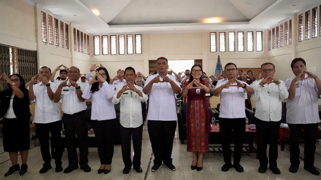Sosialisasi Sekaligus Peluncuran Aplikasi SRIKANDI di Lingkungan Pemkab Toba Tahun 2025