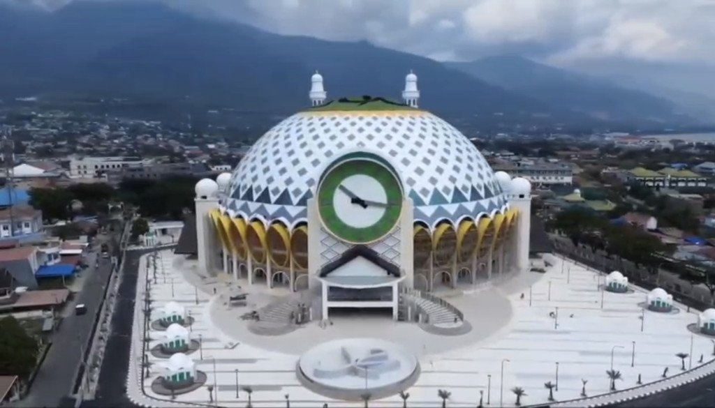 Ustadz Abdul Somat Dijadwalkan Hadir Pada Peresmian Masjid Raya Baitul Khairat Sulteng 4 Desember 2025