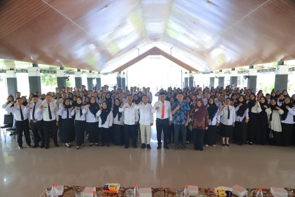 Wabup Labura : Sosok PPPK harus memiliki moral dan mental yang baik sebagai pelayan publik