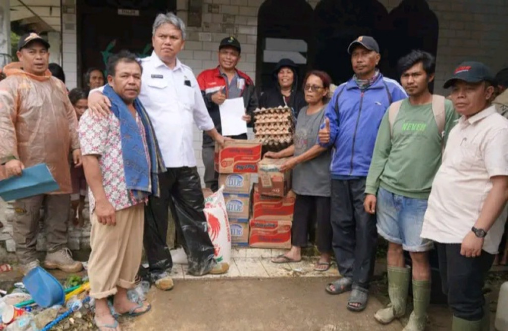 Wakil Bupati Taput Tinjau Penanganan Darurat dan Serahkan Bantuan Untuk Warga Dolok Nauli