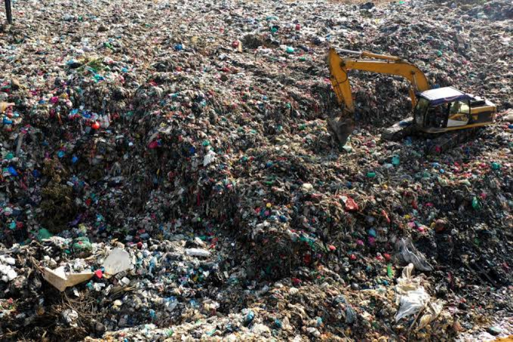 AS Dinobatkan Jadi Negara Penghasil Sampah Plastik Paling Banyak di Dunia