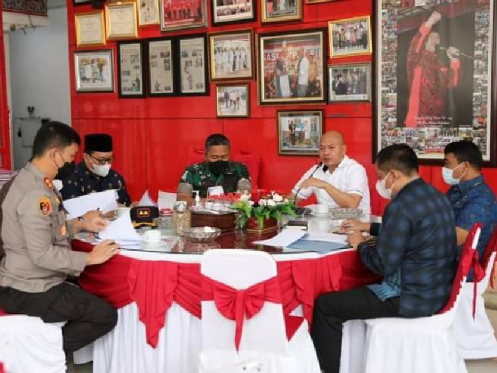 Cegah dan Penanggulangan Covid-19 Saat Nataru, Bupati Taput Pimpin Rakor Bersama Forkopimda