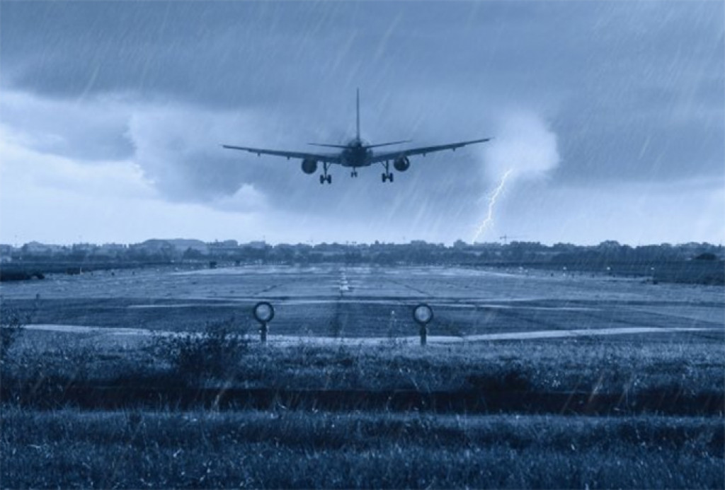 Pesawat Batik Air Jakarta-Palembang Putar Balik ke Soetta Akibat Cuaca Ekstrem