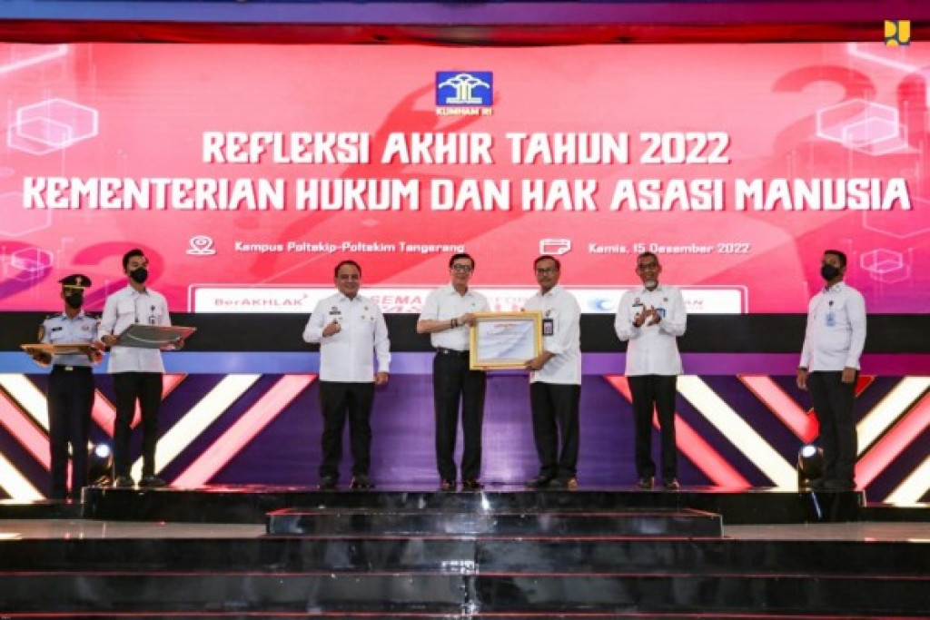 PUPR Raih Peringkat 2 Terbaik Penghargaan Indeks Reformasi Hukum 2022