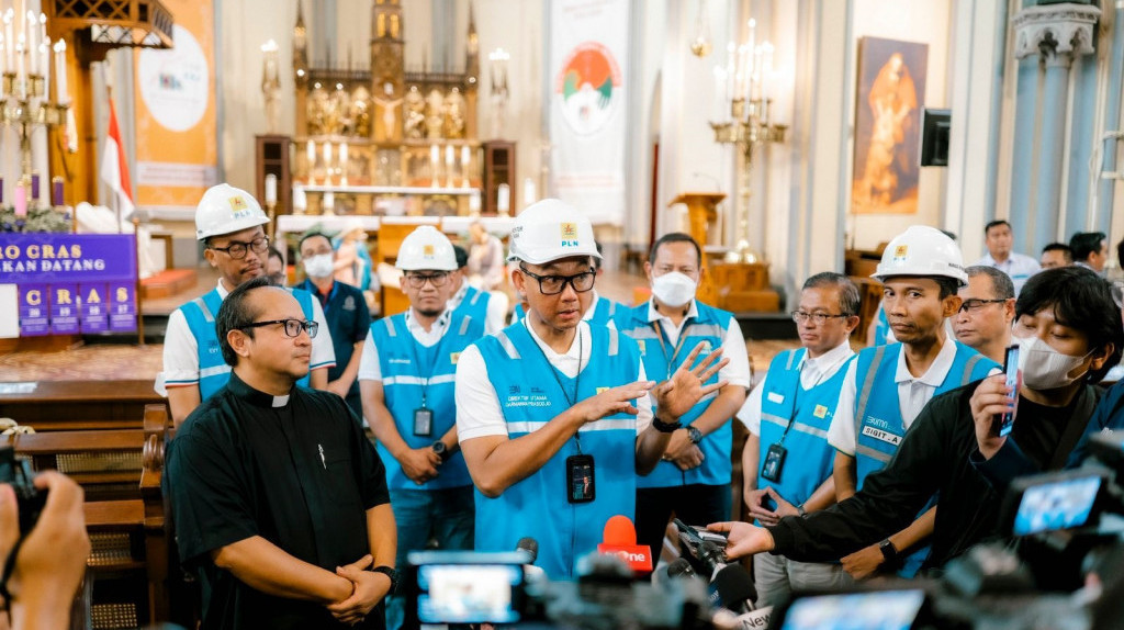Siaga Nataru Darmawan Tinjau Langsung Kesiapan Pasokan Listrik di Gereja Katedral Jakarta