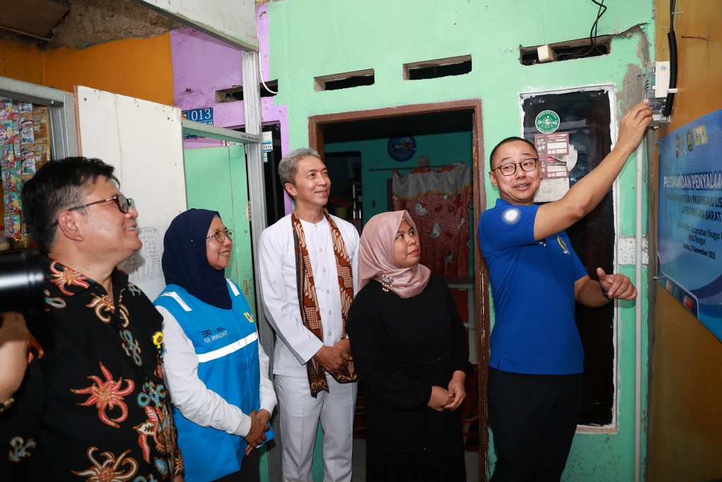 2.580 Warga Bogor Terima Program Sambung Listrik Gratis Pemerintah