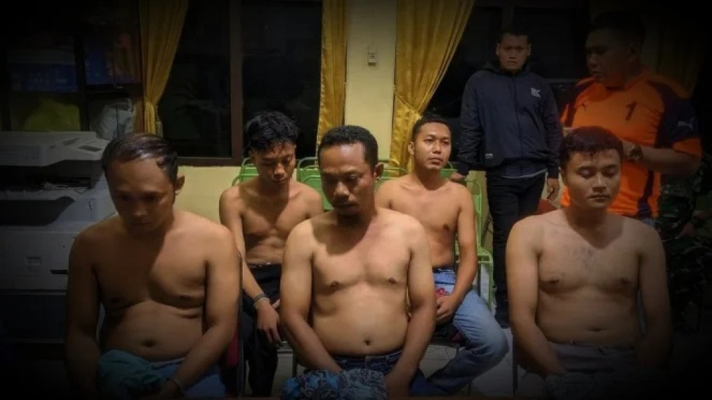 5 Pria Beringas Pukuli Dan Tendangi Prajurit Tni Di Acara Dangdutan Purwodadi Wahana News 2906