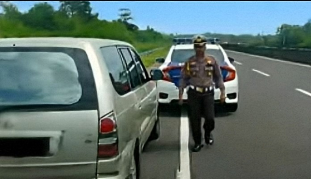 Sekeluarga Tewas Akibat Keracunan AC di Tol Trans Jawa