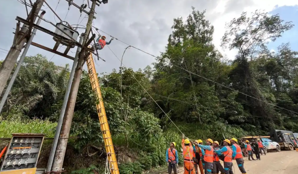 PLN Jaga Nyala Listrik Aceh Meski Sistem Belum Pulih Sepenuhnya