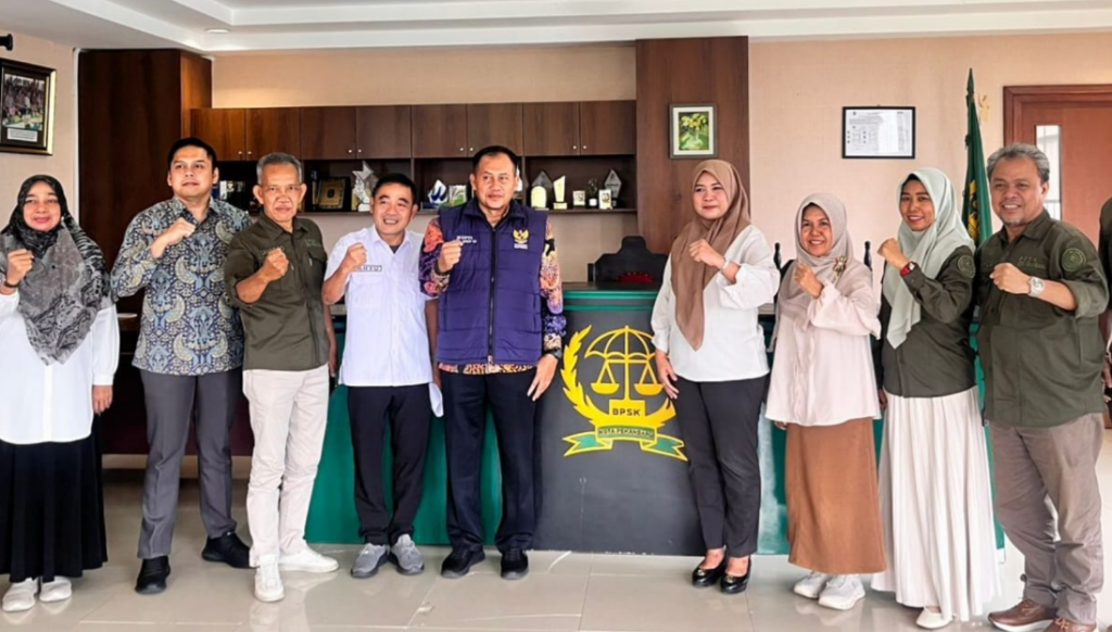 Antrean BBM dan Harga Tiket Melonjak, BPKN Soroti Hak Konsumen Saat Libur Panjang