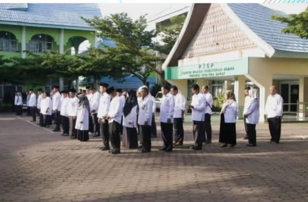 Apel Pagi Terakhir 2025, Kanwil Kemenag Sumbar Perkuat Konsolidasi dan Komitmen ASN