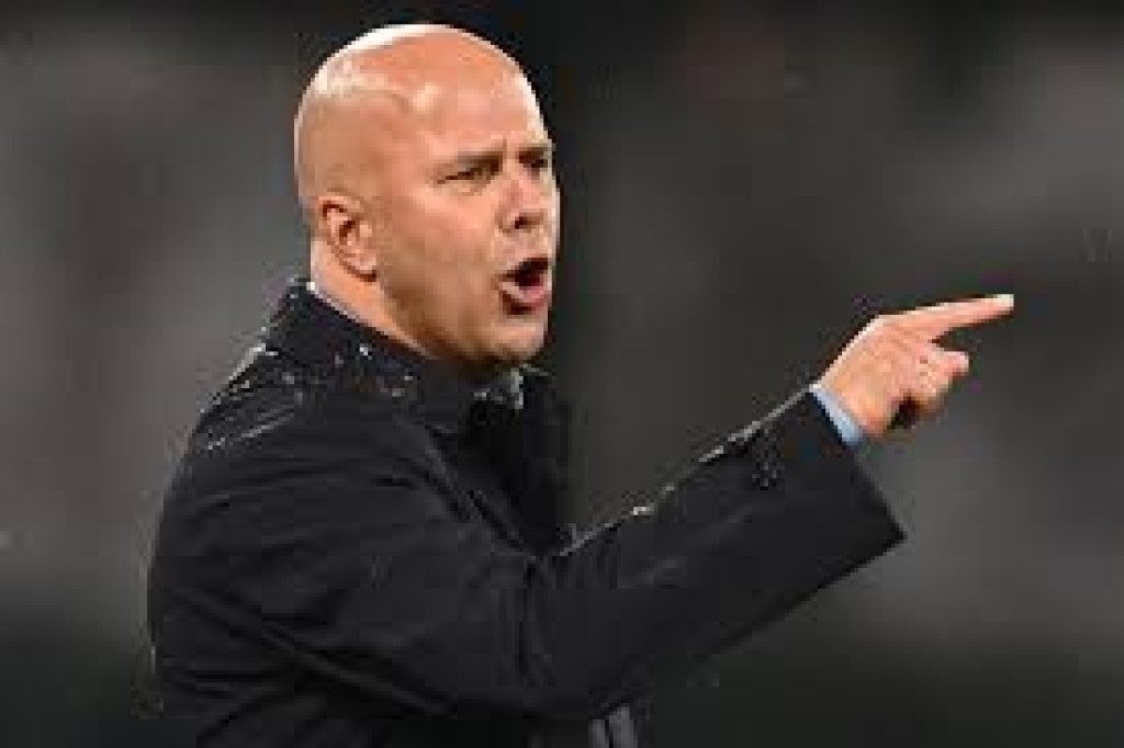 Arne Slot Beberkan Tantangan Hadapi Inter di Tengah Kisruh Komentar Mohamed Salah