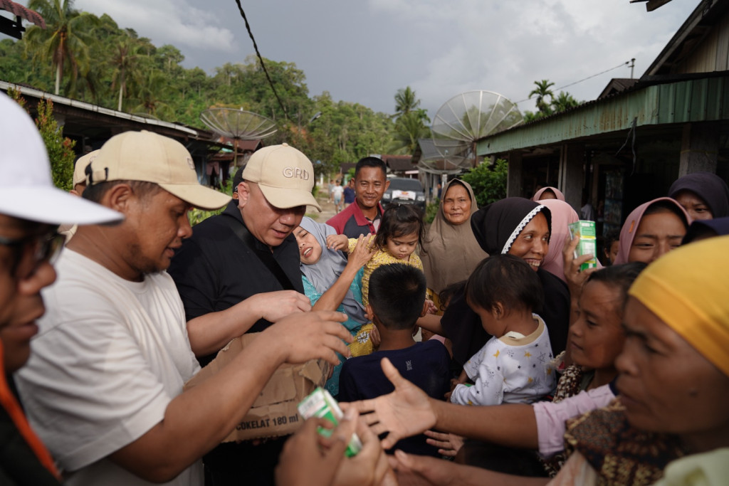 Bencana Hidrometeorologi Tapteng: Partai Gerindra Salurkan Bantuan Kemanusiaan
