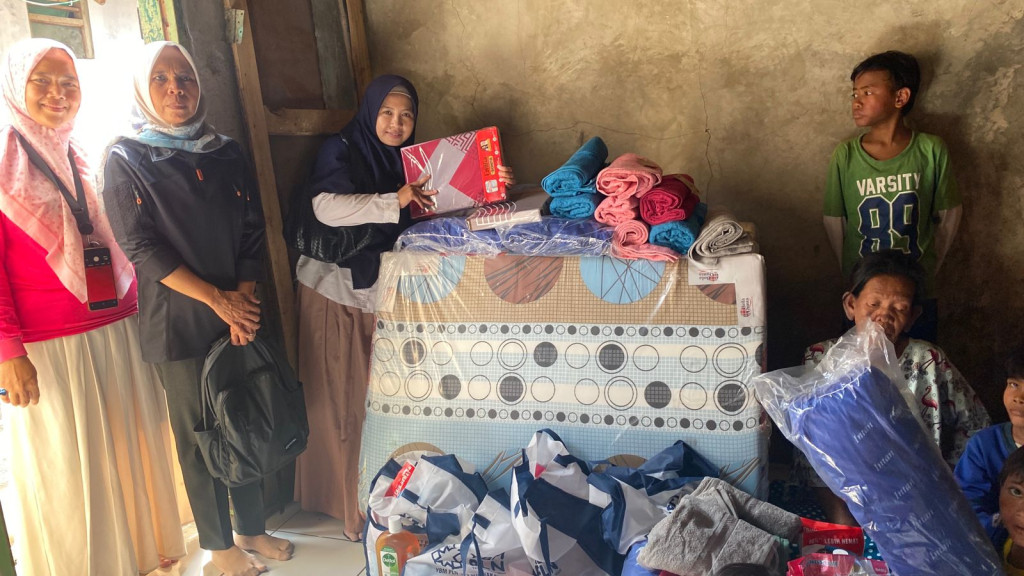 : Bersama Saling Menguatkan: Ikhtiar YBM PLN Purwakarta Membantu Kesembuhan Keluarga Bu Ina