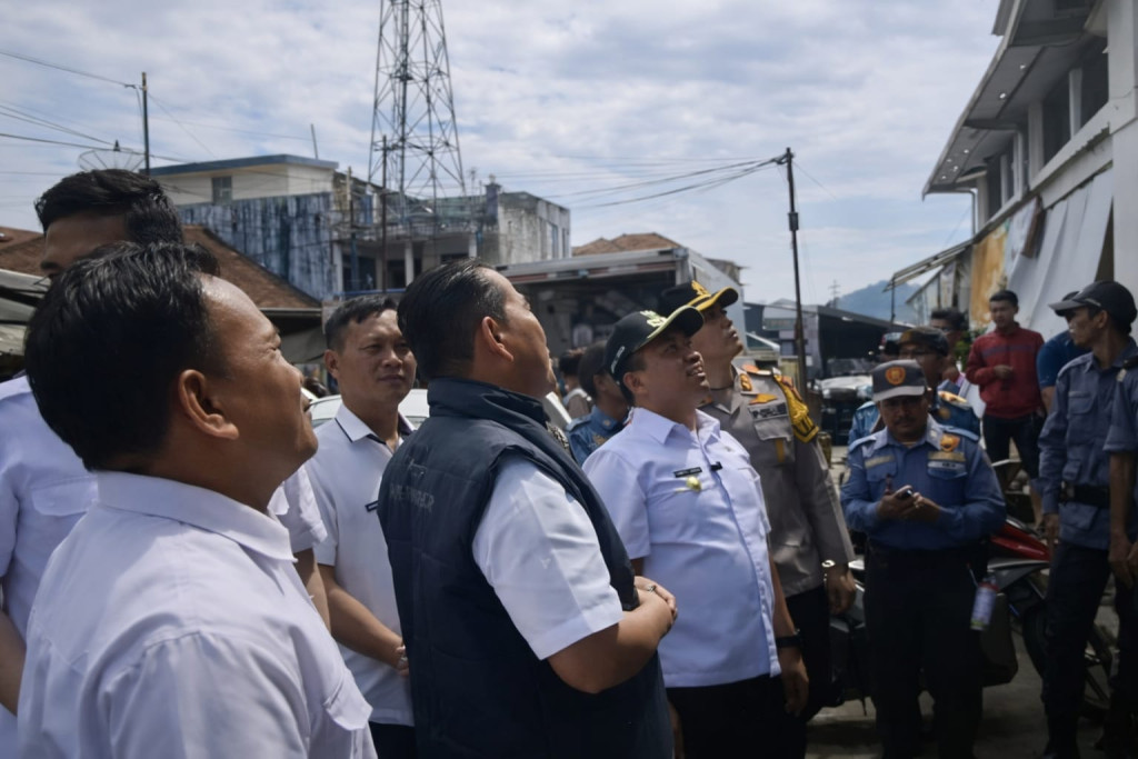 Bupati dan Wakil Bupati Sumedang Pantau Harga Bahan Pokok dan Kondisi Pasar Inpres