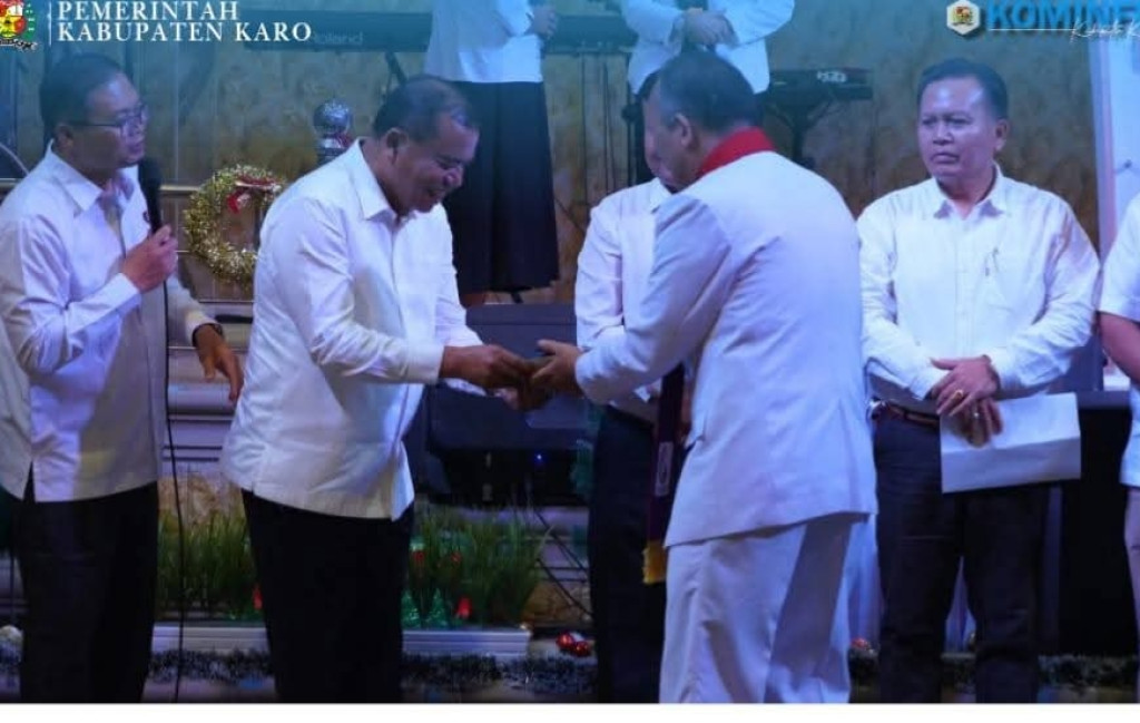 Bupati Karo Hadiri Ibadah Minggu ,Bawalah Sukacita Dalam Persatuan dan Bingkai Kebhinekaan di Tanah Karo Simalem