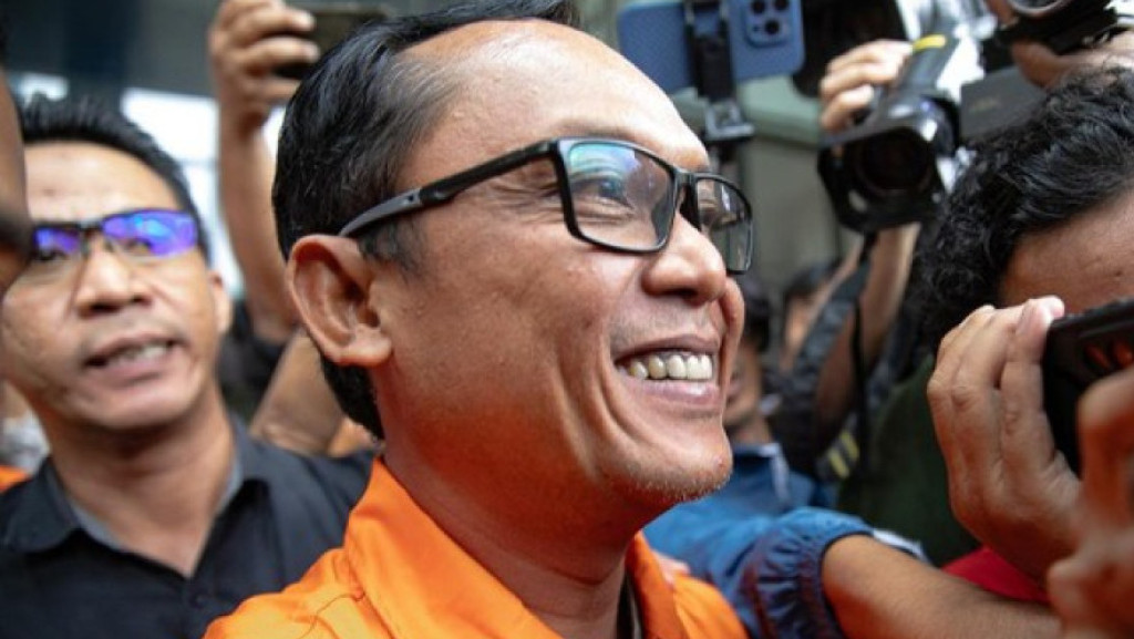 Bupati Lampung Tengah Terima Rp5,75 Miliar Suap dari Komitmen Fee Proyek 15-20 Persen