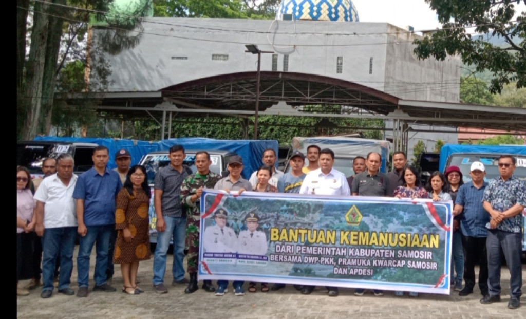 Bupati Samosir Berangkat kan Bantuan Kemanusiaan Pada Warga Sibolga/ Tapteng Yang Terdampak Bencana Banjir Dan Longsor