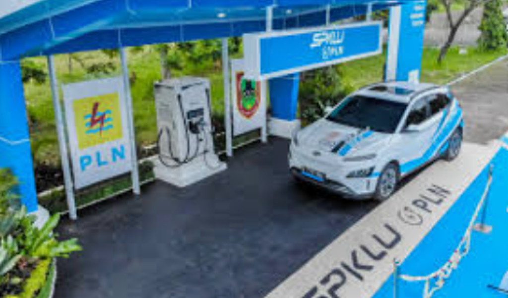 Charging Lebih Nyaman, PLN UP3 Depok Ajak Warga Manfaatkan Fitur SPKLU PLN Mobile