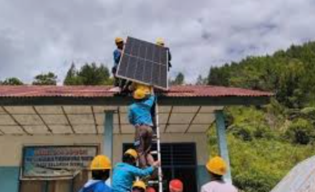 Dari Genset ke PLTS, Listrik Desa Pulau Sembur Kini Lebih Mandiri