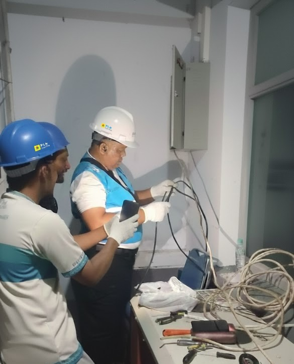 Dukung Pemulihan Sistem Kelistrikan di Wilayah Bencana, PLN Icon Plus Aktivasi Jaringan Komunikasi Gunakan Internet Satelit