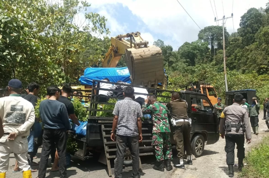 Eks Ketua DPRD Pasaman Tewas Tertimpa Alat Berat saat Antar Bantuan Bencana