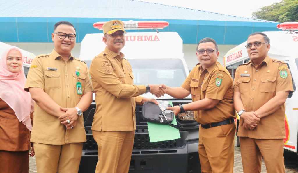 Empat Puskesmas di Madina Terima Mobil Ambulans