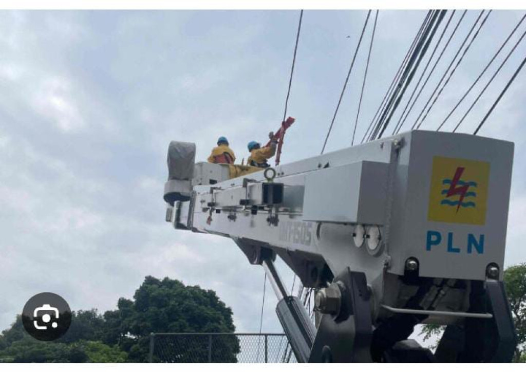 Gerak Cepat PLN UP3 Cimahi Amankan Lokasi Terdampak di Saguling, Pastikan Listrik Tetap Menyala