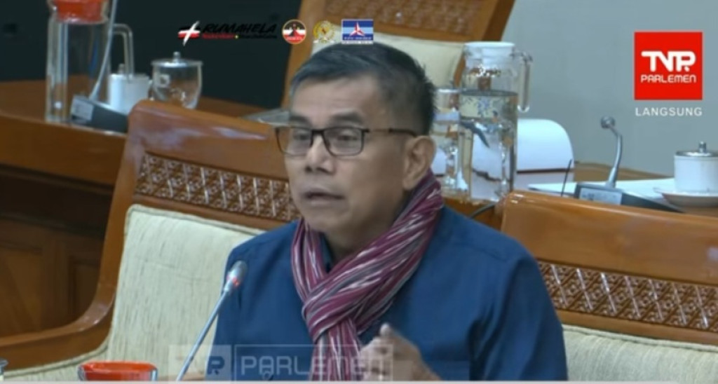 Hinca Panjaitan Minta Penegak Hukum Serius Kejar Riza Chalid