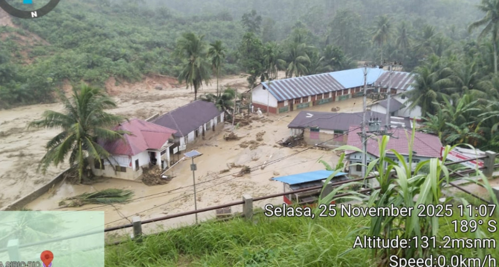 Ini Salah Satu Sungai yang Membuat  Sungai Garoga Menjadi Lautan Gelondongan Kayu